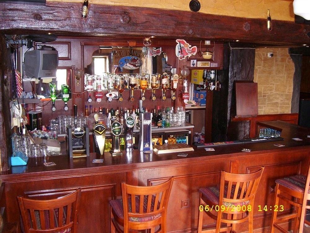 בושמילס Causeway Tavern Bed & Breakfast מראה חיצוני תמונה